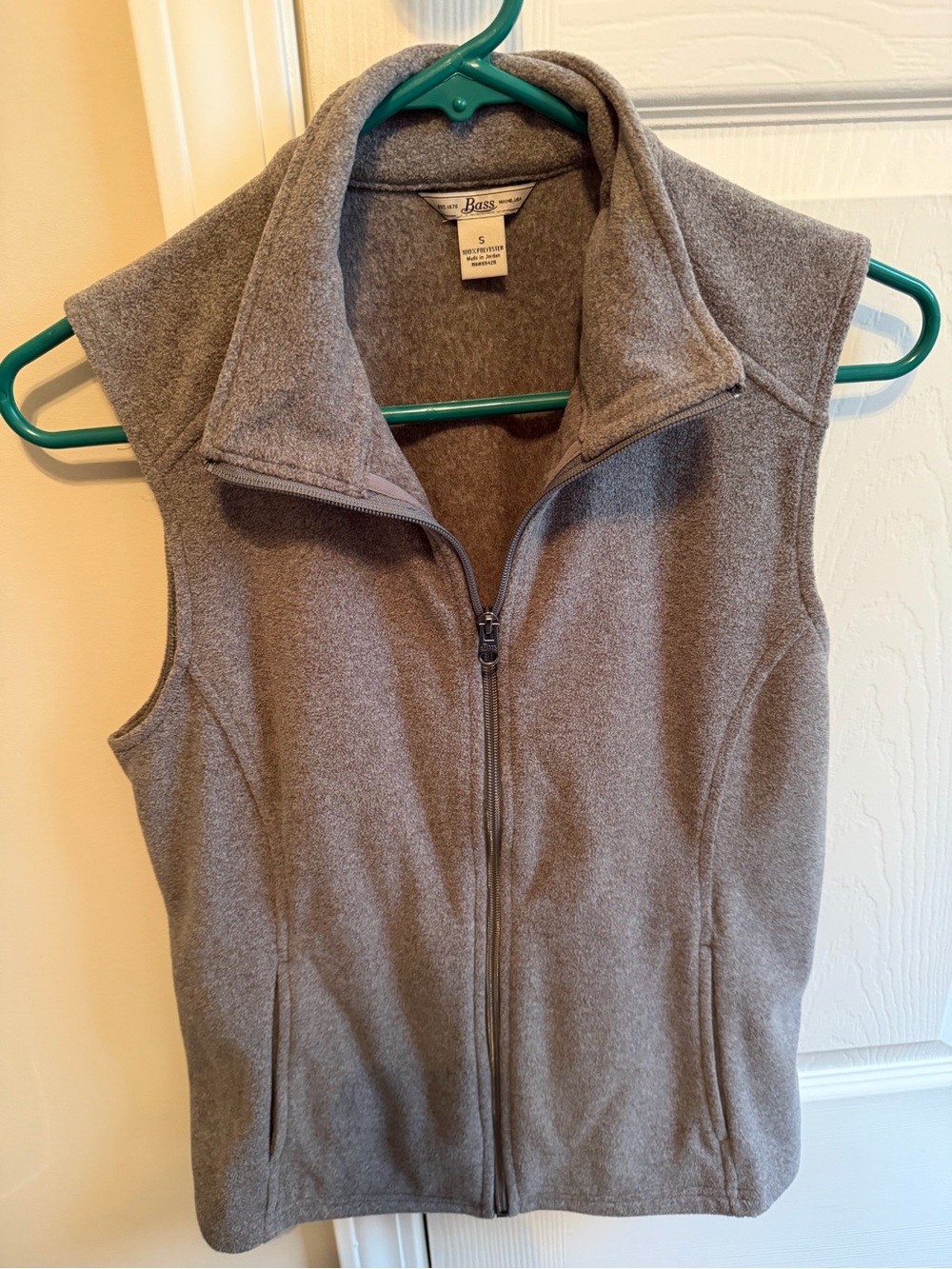 Bass Gray Full-Zip Fleece Vest - Never Worn